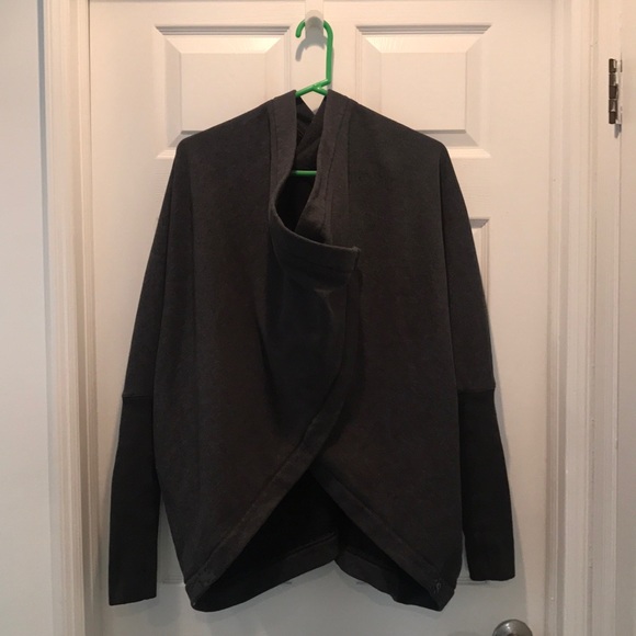 Lululemon Wrap - Picture 3 of 7